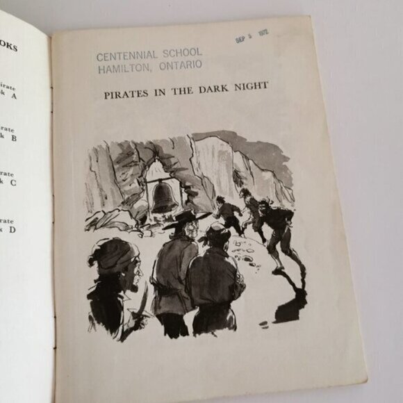 Pirates Dark Night Sheila K McCullagh Student Reader Book 1970s Dragons Pirates - Picture 4 of 6